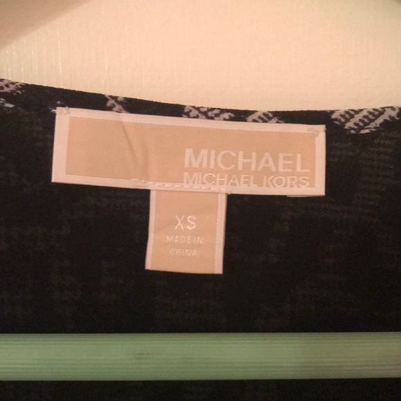 Michael Kors white leopard long sleeve - Picture 2 of 3